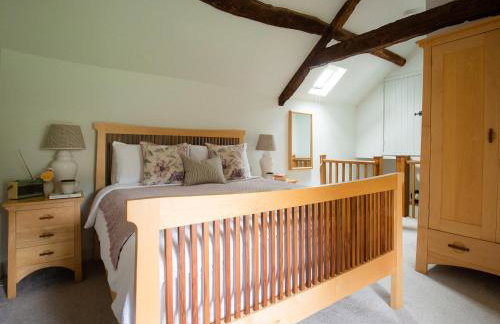 Climbing Rose Cottage - Dog Friendly - Peaceful Cotswold Cottage - Photo 8