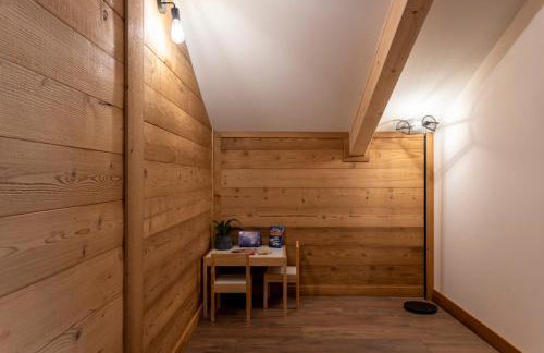 Chalet paisible 3 étoiles Sauna, Cheminée, Terrasse Sud, Vue montagne, Bois & Pierre authentique et confort moderne - Photo 32