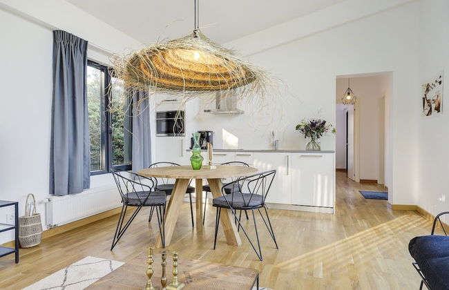 Getaway With Covered Veranda - Photo 14