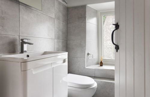 Coronation Family Cottage, Modernised 200-Year-Old Lake District Cottage with Private Hot Tub and Parking - Ridgestone - Foto 55