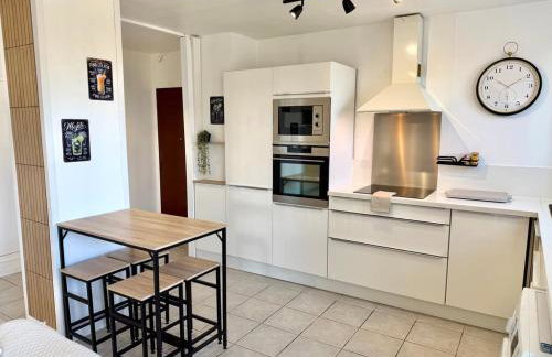 Douceurs de Jeanne - Appartement 2 chambres au pied de la gare - Foto 9