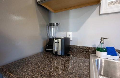 4 Min to Downtown - 11 to Elon - Washer and Dryer - Foto 34