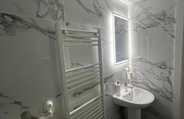 West Hampstead 3BR - with Fast WiFi - Sofa Bed & Workstation - Foto 7