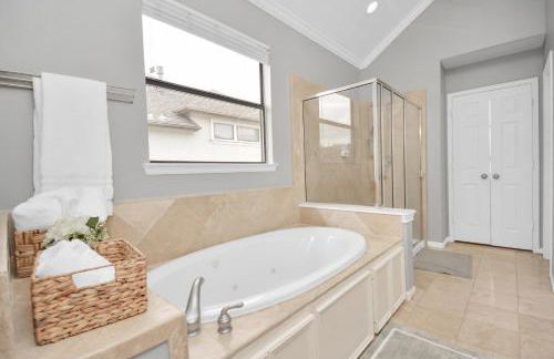 3BR 3Ba Upscale Luxury Home in The Heights - Foto 10