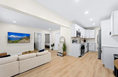 Recently Remodeled + Mins from Beach and Downtown - Foto 18