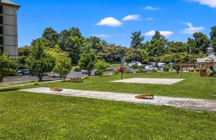 Smoky Mountain View Condo- Hot Tub, Indoor Pool, Walking Path, Playground - Foto 20