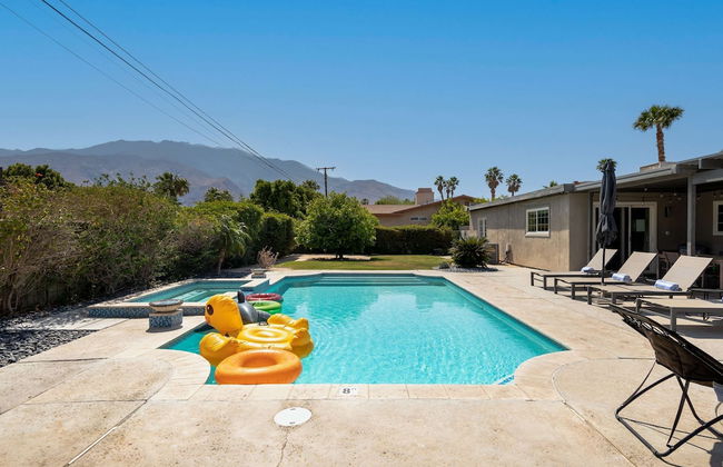 Relax at the 3BR Tranquil Oasis in Palm Springs - Foto 71
