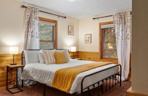 Lucky Log Cabin Hottub fireplace 12min to Mt Snow - Foto 42