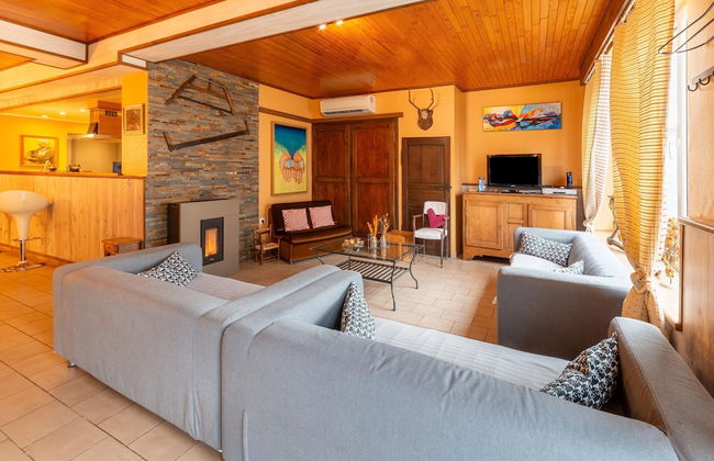 Expansive Holiday Home in Ardennes with Hot Tub - Photo 18