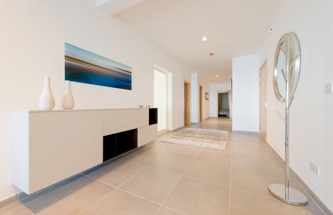 THE Ultimate Luxury, Sliema With Pool - Foto 3