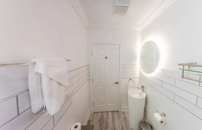 Charming Chateau Oasis in NOLA's Heart by YouRent - Foto 36