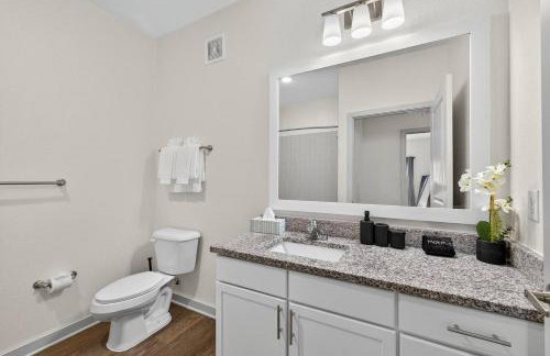 Stylish 1BR Apt| King Bed| Pool | Close to Beach - Foto 22