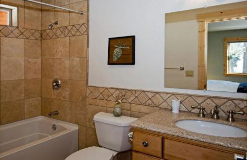 Red Cedar on North Shore - Beautiful 3BR w Gorgeous Furnishings in Tahoe City - Foto 8