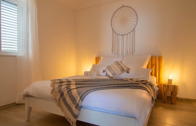 Sunny Apartments - Photo 1