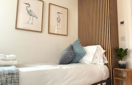 Still Waters - Luxury Lakeside Retreat with Hot Tub - Photo 80