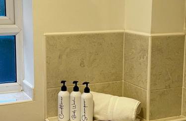 Comfy 2-bed home - Contractors and Leisure - Foto 8