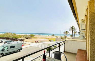 Apartamento en primera línea de mar - Foto 1