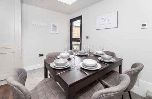 The Old Hotel - Photo 36