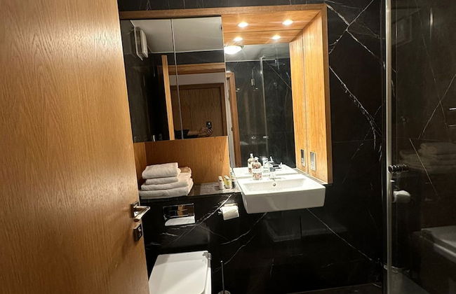 Westwood House - Photo 40