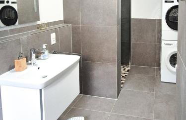 Neues Ferienhaus mit riesem Garten und Sauna und Pool - Foto 14