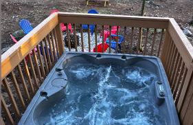 Cozy Cabin at Poconos With Hot Tub and Fire Pit - Foto 5