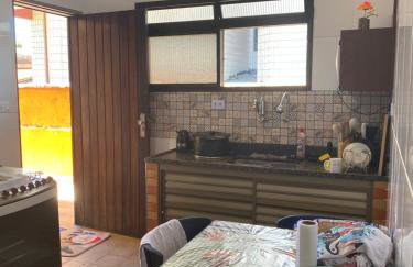 Casa pé na areia 50 metros do mar próximo a Plataforma de Pesca e Feirinha de Artesanato ótimo lugar para relaxar com a família - Foto 11