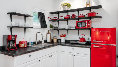 L Studio Traverse close to downtown and Beach - Photo 3