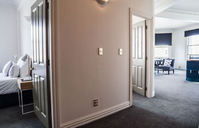 U Suites on Manners - Photo 34