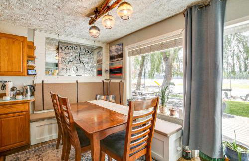 Hot Tub, Deck and Mtn Views Nine Mile Falls Duplex - Foto 7