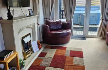 Ruth's Repose Shropshire Country Retreat with private hot tub & Stunning Views - Photo 26