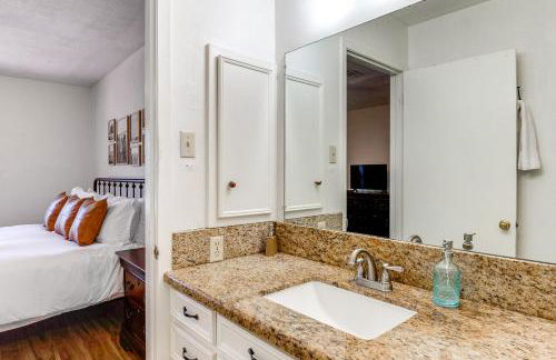 2 Mi to Kyle Field Bryan Home with Fenced Yard - Photo 12