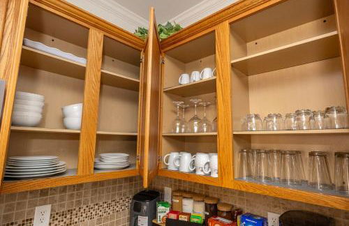 King and Queen Beds with a Gourmet Kitchen - Foto 11