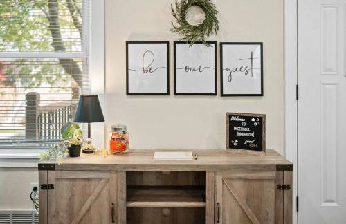 Ingersoll Immersion: Your Urban 4BR Retreat! - Foto 5