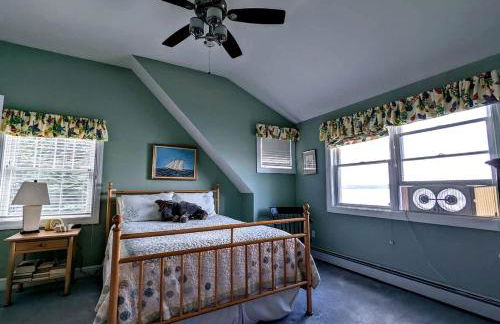 Gorgeous Beach House with Private Beach, Fire Pit & Outdoor Living Near Bar Harbor, Hancock Point Maine - Photo 21