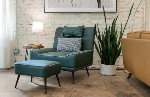 Modern Loft-Style Retreat Near Blenko Glass in Milton, WV - Foto 27