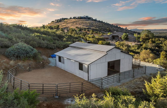 New Luxury Prescott Lynx B B 4k ft2 Sleeps 22 - Photo 77