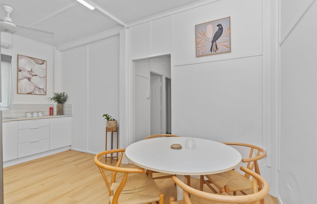 Townsville Suites - Photo 12