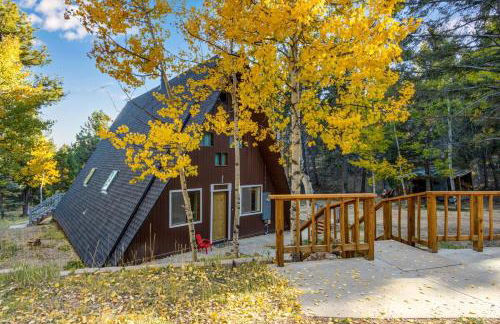 Woodland Park Scandi Cabin, Mtn Views & Hot Tub - Foto 1