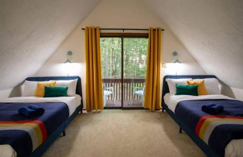 Hot Tub & Fire Pit: Cozy Pines Chalet in Poconos - Foto 19