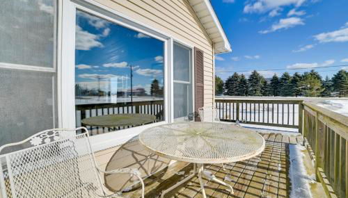Cozy Tawas City Home with Views of Lake Huron! - Foto 3