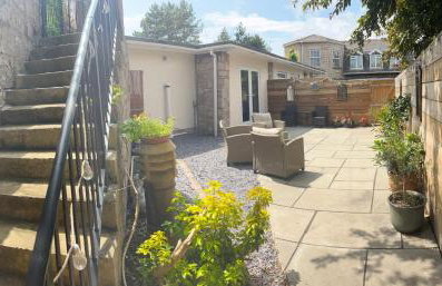 Private, Modern and Detached Garden Apartment - Photo 11