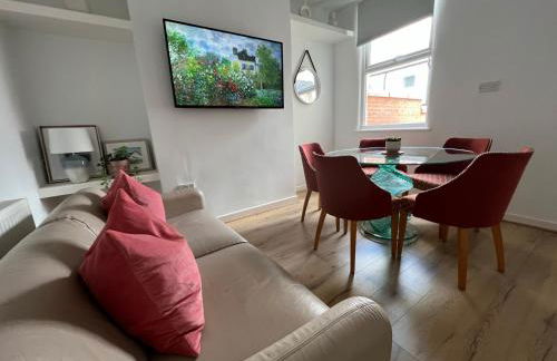 2025 Award Winner Liverpool Peach House - 4 Bedrooms - Foto 22