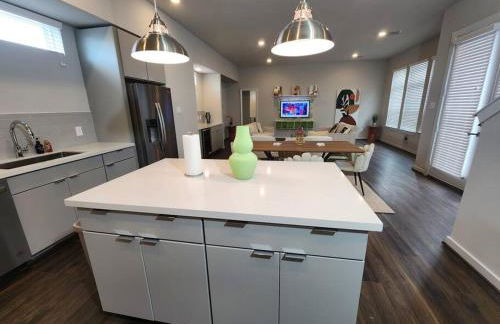 Galleria Premium 3 Story Home Sleeps 8 - Foto 32