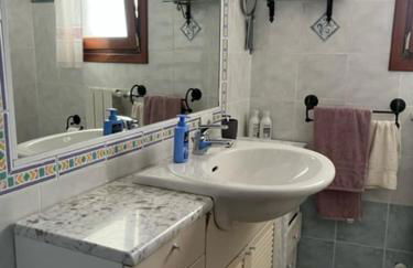 Casa Souad, a cheerful and charming beach view 2 bedroom house and free parking - Photo 17