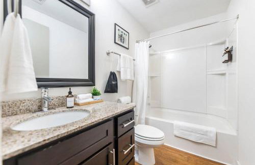 Sleek Apt in Historic DT Macon - Foto 6