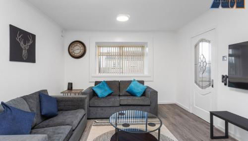 Modern 3 Bed Home in Bathgate with Garden - Photo 2