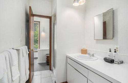 Cozy and Newly Updated Townhouse on Lake Martin - Foto 18