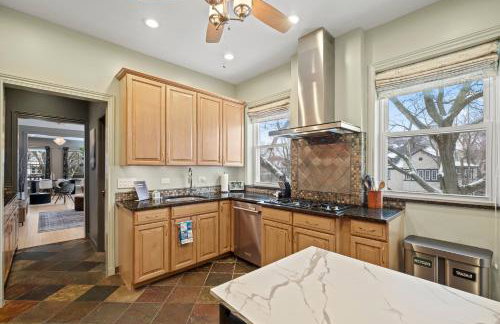 Elegant and Chic 2Bed 2Bath steps from the lake! - Foto 18