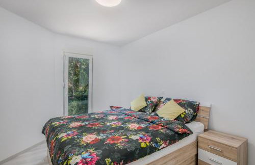 Apartments Villa "Aurea" with pool - Photo 25