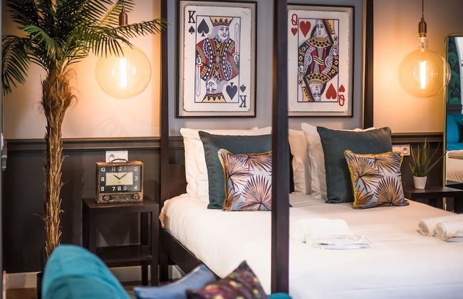 The Royal Elysée Suite - Photo 13